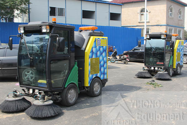2 Sets of Diesel Sweeper YHD21 Delivered to Kazakhstan